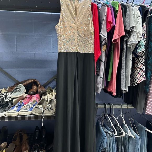 Prom dress - Picture 3 of 4